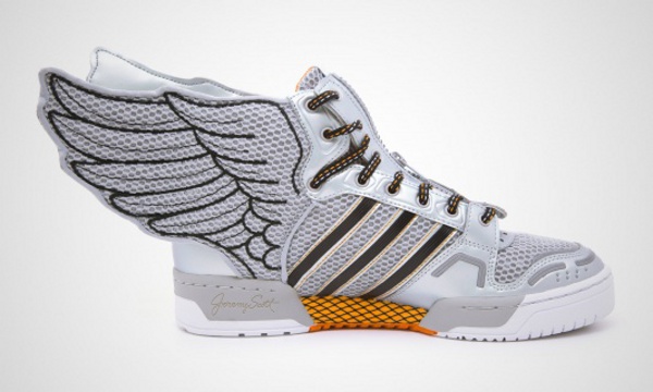 chaussure adidas avec des ailes
