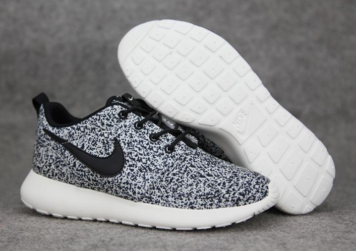 nike rosh run blanche